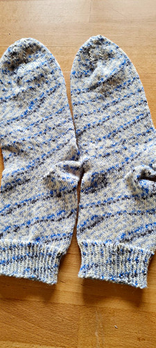 Handgestrickte socken - handgestrickte,