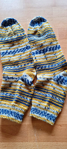 Handgestrickte socken - handgestrickte,