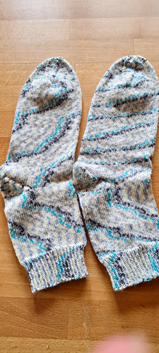 Handgestrickte socken - handgestrickte,